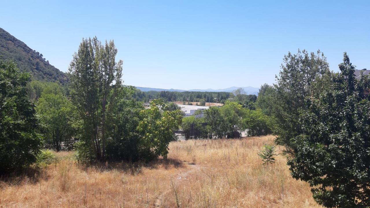 Piso Tranquilo Ponferrada Apartment ภายนอก รูปภาพ